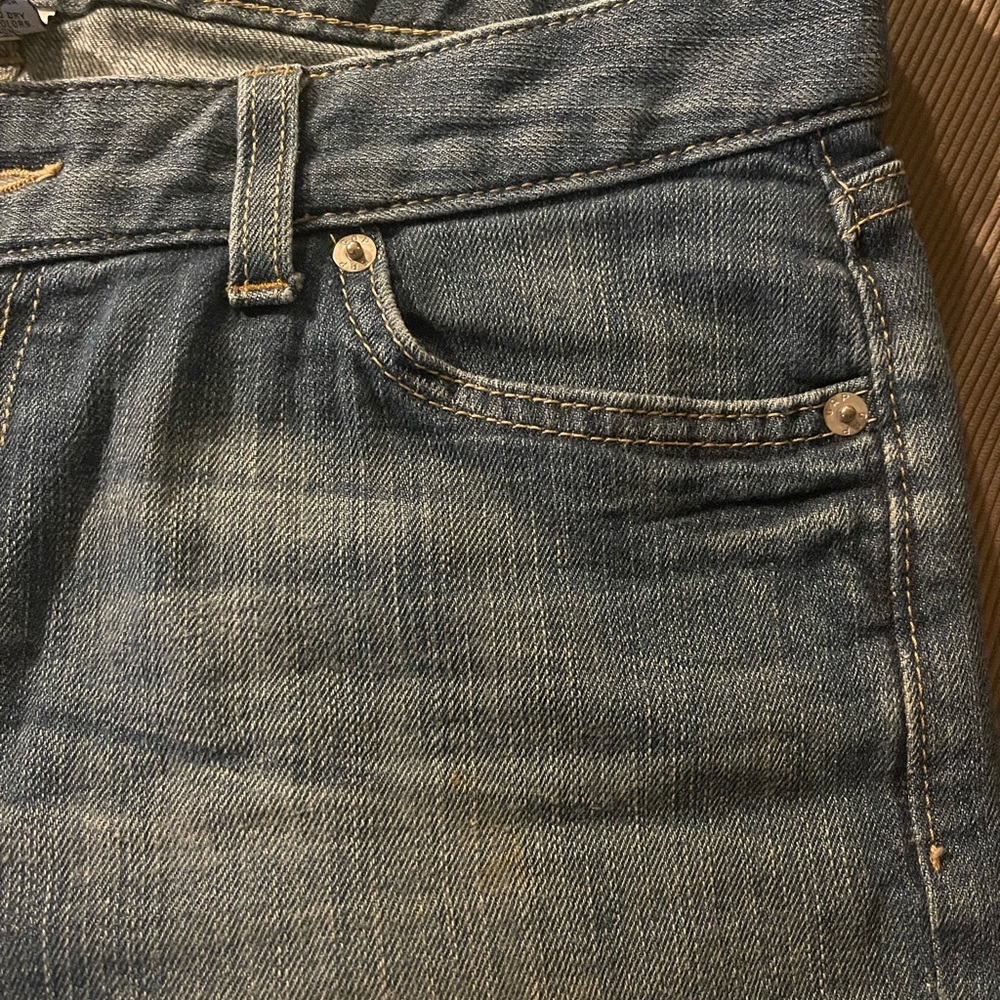 Distressed - Picture 5 of 6